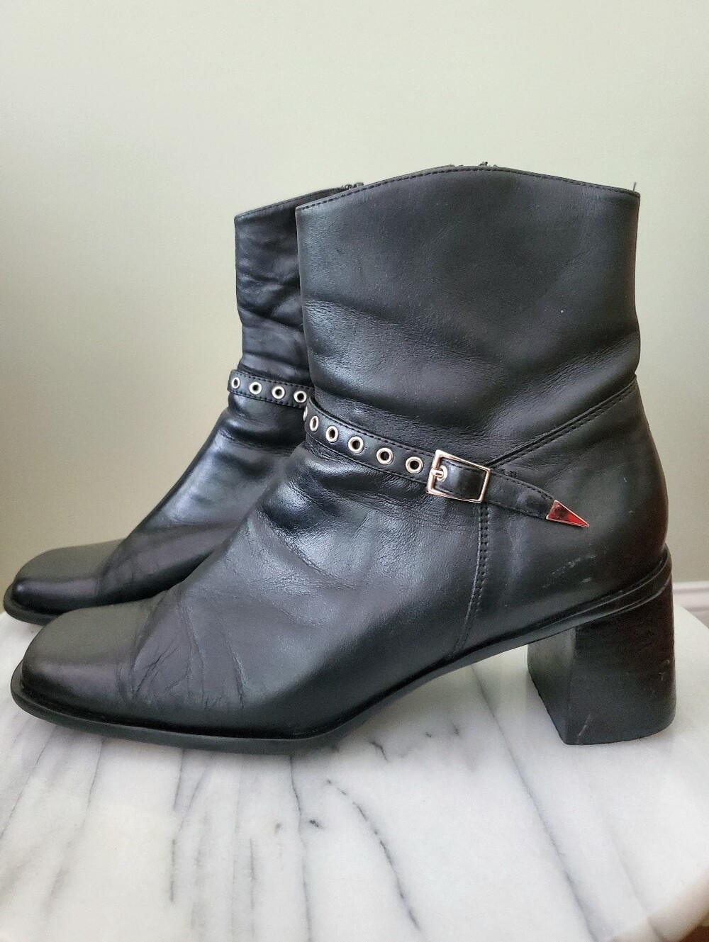 Vintage Y2K Bass Black Leather Square Toe Ankle Boots, Chunky Heel, Buckle Strap